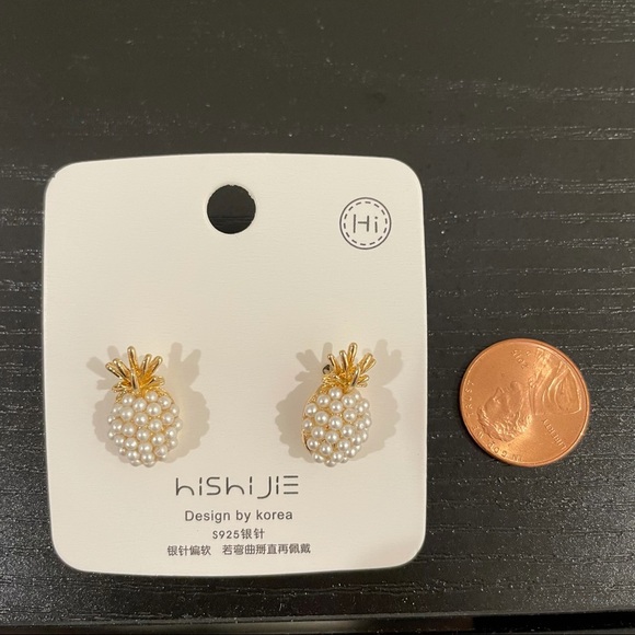 Pineapple White & Gold Stud Earrings with Faux Pearls Cute Stud Earrings - Picture 6 of 7